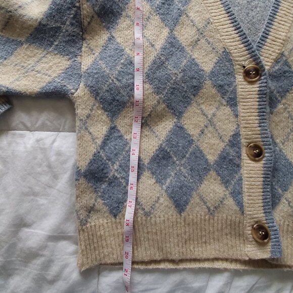 For The Republic Blue and Beige Argyle diamond pattern Cardigan SZ M - Picture 7 of 9